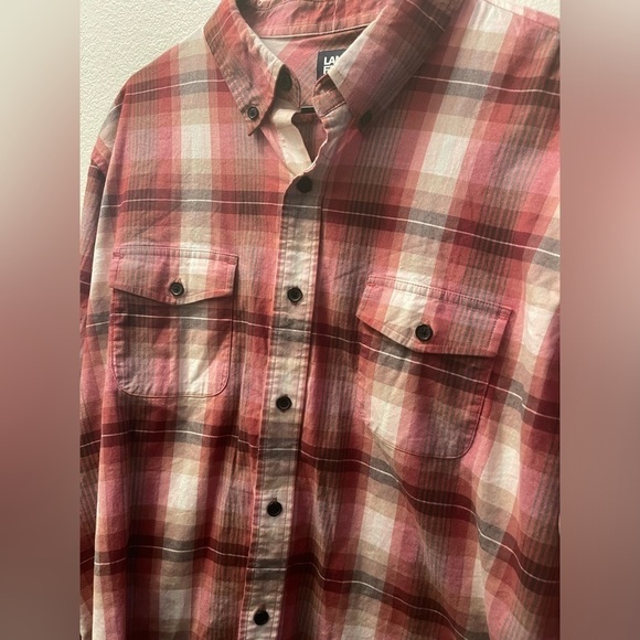 ❗️SOLD❗️Men’s plaid button down - Picture 3 of 3